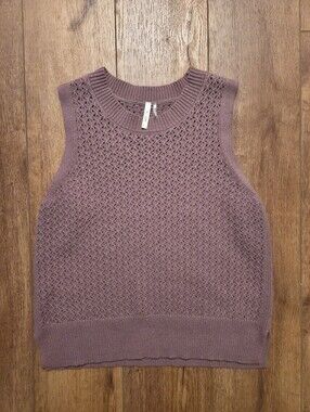 be cool Womens Knit Sleeveless Sweater Vest - Mauve